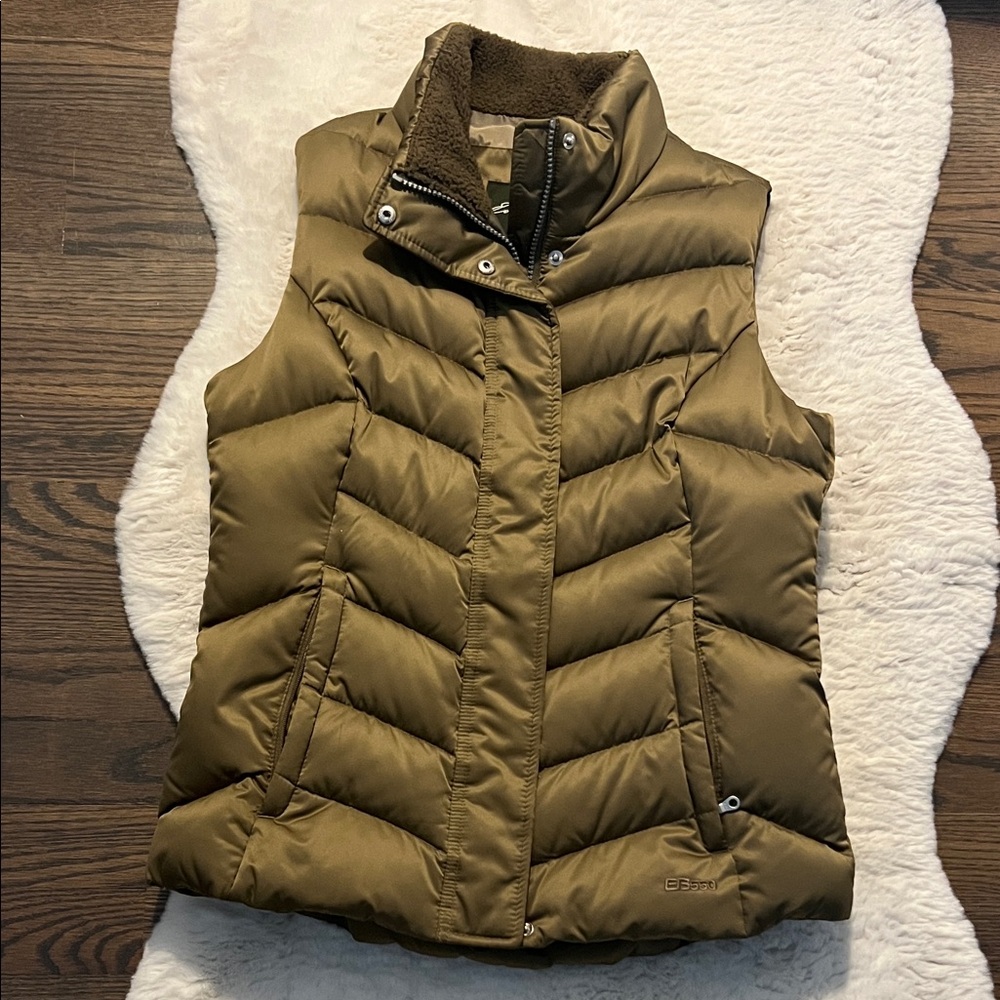 Eddie Bauer women’s goose down Puffer Vest, size small